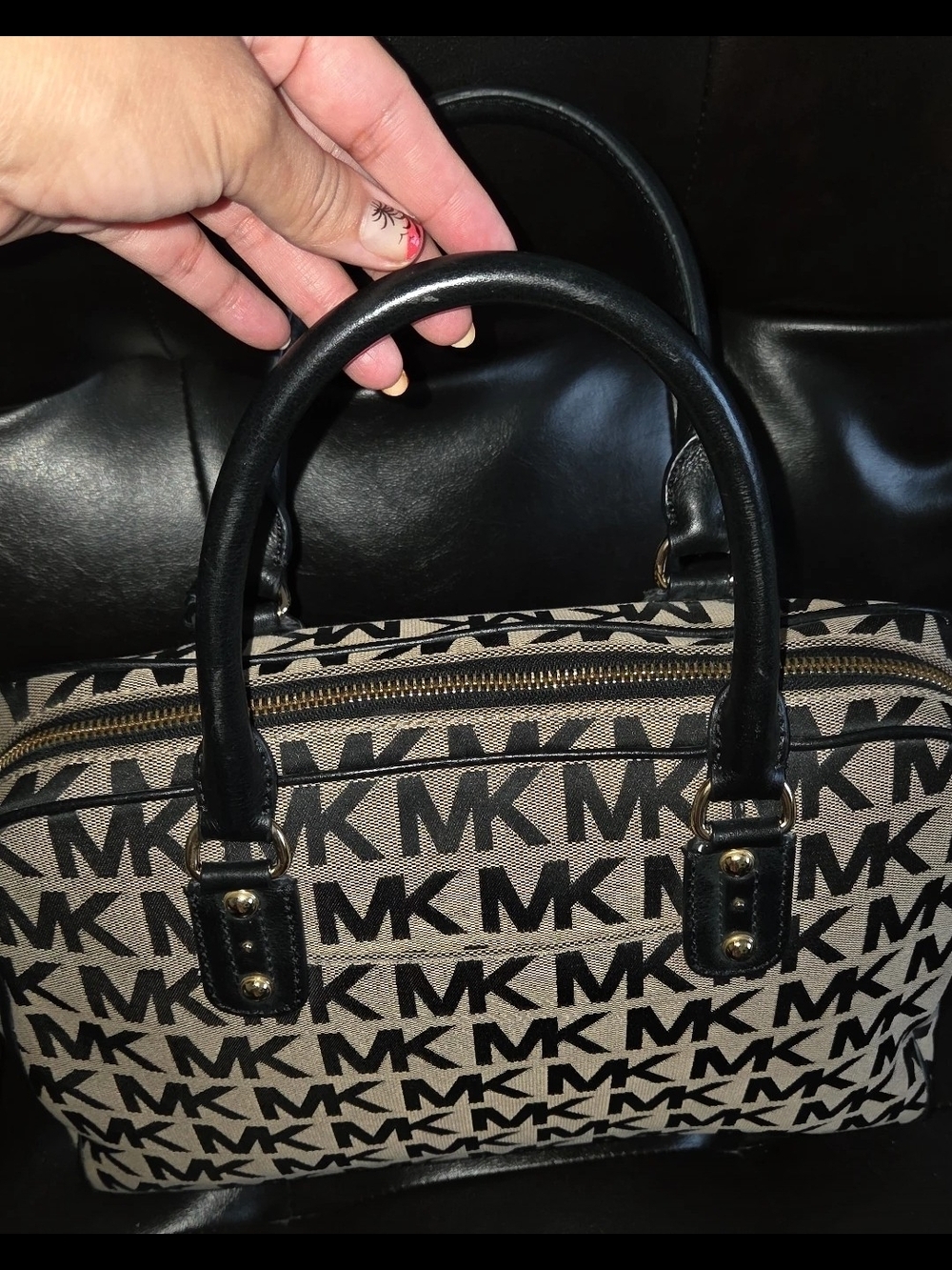 Michael Michael Kors MK Signature Dome Satchel in Tan/Black EUC - Picture 8 of 17